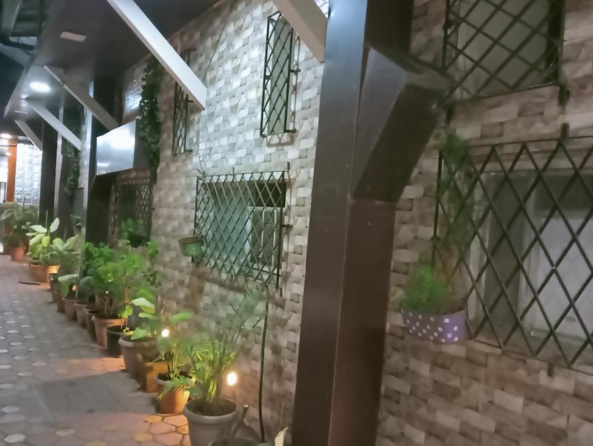 Hotel Qamar Bombay Esterno foto