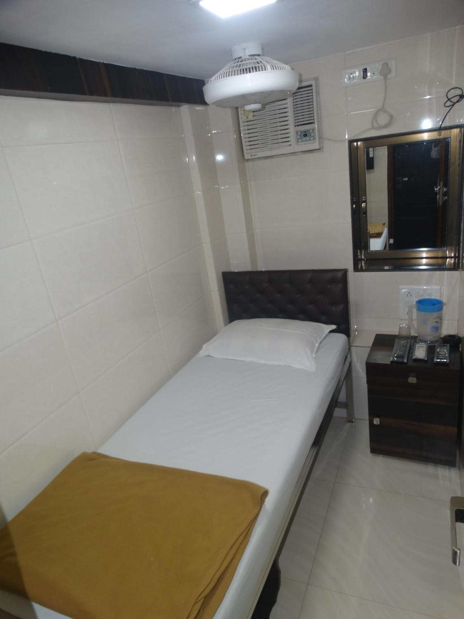 Hotel Qamar Bombay Esterno foto